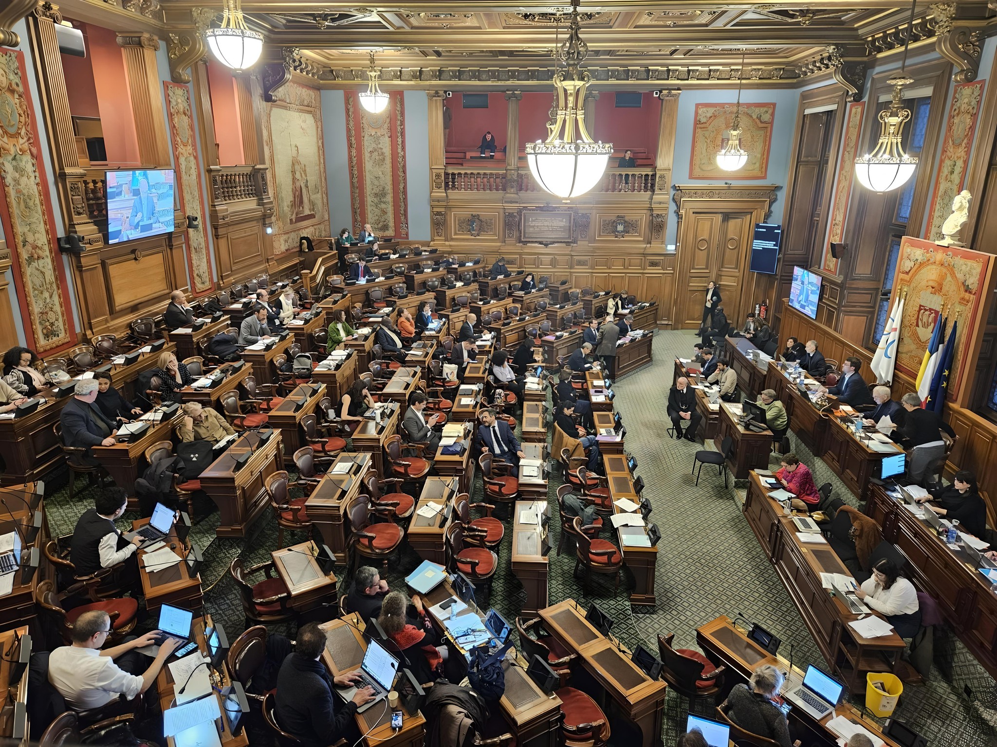 Paris Belediye Meclisi, Azerbaycan'da tutuklu bulunan eski Dağlık Karabağ liderlerine ilişkin çağrıyı oybirliğiyle kabul etti