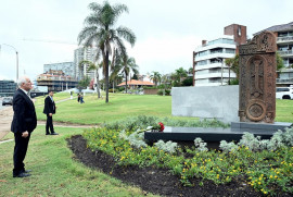 Ermenistan Cumhurbaşkanı Uruguay’da Ermeni Soykırımının kurbanlarının anısına saygı  duruşunda bulundu (Video)