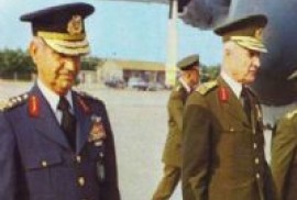 Orgeneral Kenan Evren ile Tahsin Şahinkaya’ya müebbet