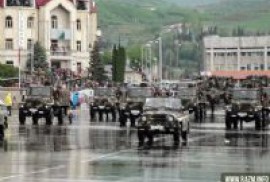 Karabağda askeri geçit töreni yapılıyor (video)