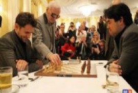 Aronian zaferini Aznavour'a hediye etti