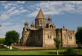 Ana Taht Kutsal Echmiadzin Türkiye'den mülkünü talep edebilir