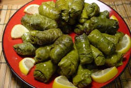 Dolma aslında bir Ermeni kelimesi ve Ermeni mutfağına ait bir yemektir