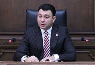 Eduard Sharmazanov: “Yeni enverler, talatlar ve kemalların doğmasını