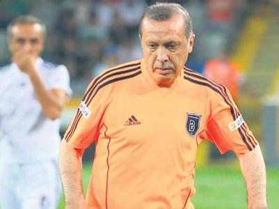 Foreign Polis Journal: “Eski futbolcu Erdoğan, Gül’ün fotbol politikasına son verdi”