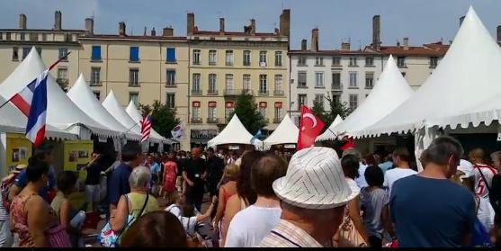 Lyon’daki Türk konsolosundan Ermeniler’e tekme tokat saldırı (video)