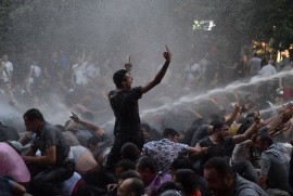 Yerevan’da elektrik zammı protestosu (güncelleniyor)