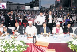 Türkiye’deki din liderleri, Beyoğlu’nda iftar sofrasında buluştu