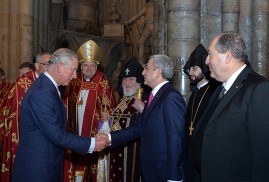 Serj Sarkisyan ve Prens Charles Ermeni Soykırımı’nın kurbanları anısına düzenlenen ayine katıldı (fotolar)