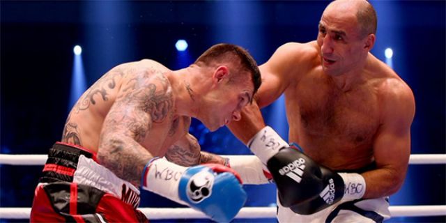 Arthur Abraham WBO Dünya Süper Ortasıklet şampiyonu unvanını korudu (video)