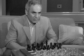 Satranç Dünya Şampiyonu Kasparov, tacını Ermeni mültecilere yardım etmek için sattı