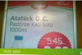 Türkiye'de bir süt ürünü afişindeki "Atatürk O.Ç." ifadesi büyük skandala neden oldu