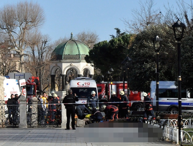 İstanbul Sultanahmet patlamasında en az 10 kişi hayatını kaybetti