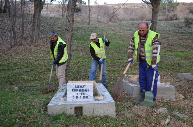 Sivas'taki Ermeni mezarlığında temizlik ve bakım çalışmaları yapıldı