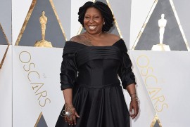 Whoopi Goldberg, "Oscar" Ödül Törenine Ermeni kuyumcunun tasarladığı takıyla katıldı.