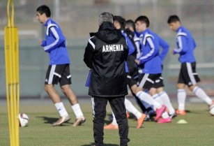 Yurtdışındaki 11 Ermeni futbolcu, Ermenistan milli takımına davet edildi