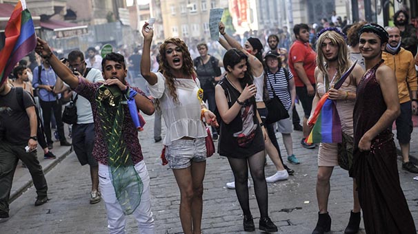 İstanbul'da yapılacak LGBTİ yürüyüşü hedef gösterildi