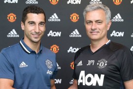 Ermeni futbolcu Manchester United’de (fotolar)