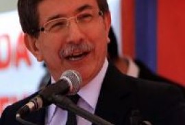 Davutoğlu: “Azerbaycan’ı ikna edebilirsek Ermenistan’a bir sürpriz yapabiliriz”