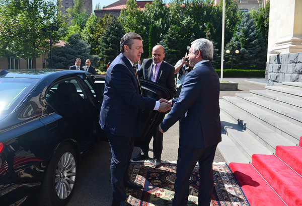 Kvirikashvili; "Ermenistan-Gürcistan bağları, Güney Kafkasyan'ın istikrarı açısından önemlidir"