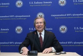 Warlick: “Umarız Ermenistan ve Azerbaycan Cumhurbaşkanları bir araya gelebilecekler”