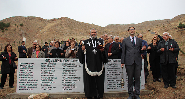 Sivas Ermeni mezarlığında uzun aradan sonra ayin yapıldı