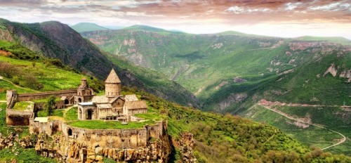 Rus turistler için çekici Ermenistan (foto)