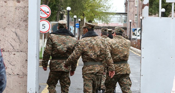 Azerbaycan tarafından açılan ateş sonucu yaralanan Ermeni asker yaşamını yitirdi