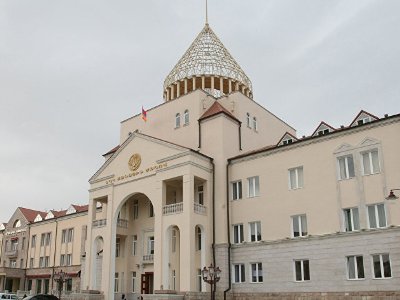 Karabağ’da anayasa değiştikliği tasarısı kabul edildi