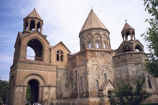 Eçmiadzin toplantısı sona erdi: Ateşyan istifa edecek