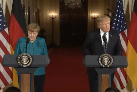 Trump Merkel'le tokalaşmak istemedi mi?