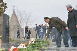 Nisan ayı savaşının şehitlerinin anısına saygı duruşunda bulunuldu