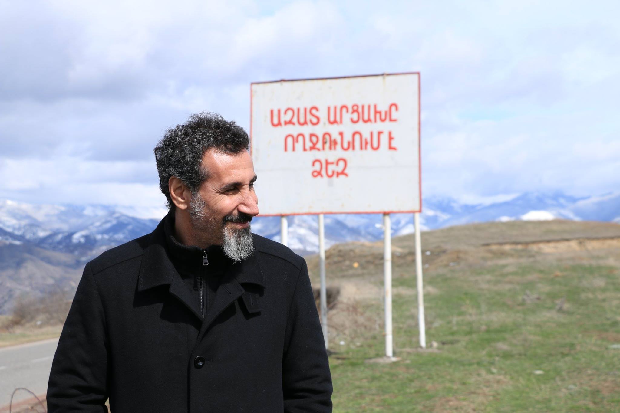 Ermeni rock yıldızı Serj Tankian Karabağ’daki değişikliklerden etkilendi