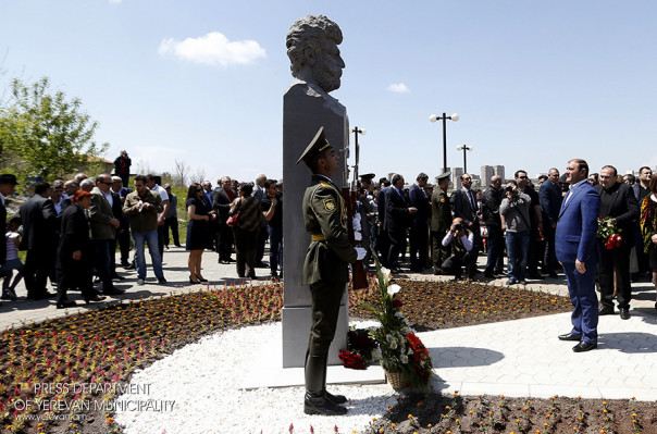 Yerevan’da Karabağ Savaşı kahramanı için heykel açıldı