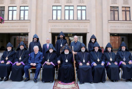 Ermeni Kilisesi’nin Yüksek Ruhani Kurulun’dan Ateşyan’a çağrı