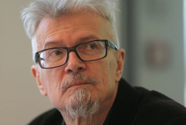 Limonov: "Hiddetli, uluyan aşırı islamcı bu ortamda bulunan Karabağ'ı düşünmeliyiz"