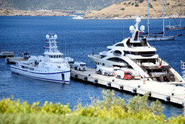 Ermeni işadamına ait süper lüks yatlar  Bodrum'da demir attı