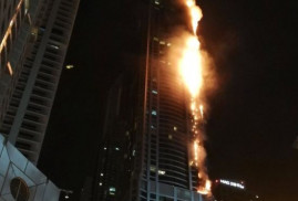 Dubai'deki 337 metrelik "Torch Kulesi" adlı binada yangın çıktı