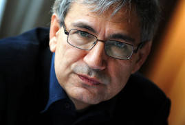 Orhan Pamuk: "Türkiye'de İfade özgürlüğünün alanı daralıyor ve hükümet giderek otoriterleşiyor"