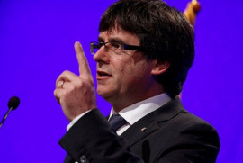 Katalonya Başkanı Puigdemont, "Merkezi hükümetin müdahalesi her şeyi değiştiren bir hata olur"