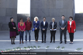 Meksikaʹlı Parlamenterler Ermeni Soykırımı Anıt Kompleksi Tsitsernakaberd ʹi ziyaret etti