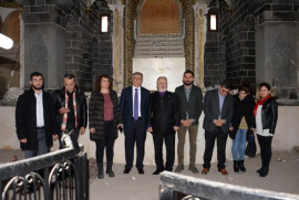 Ateşyan, Diyarbakır’daki Surp Giragos Ermeni Kilisesini ziyaret etti (fotolar)