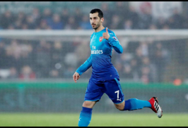 Arsenal’in taraftarları Mkhitaryan’ı alkışlarla karşıladı (video)