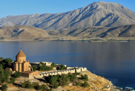 Akhtamar Adası'na Van gölünün altından tatlı su götürülecek