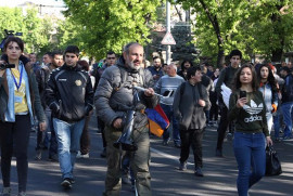 Ermenistan’da Sarkisyan’a karşı protestolar