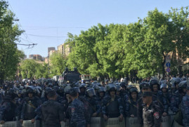 Yerevan’da protestolar: Bağramyan caddesine TOMA getirildi (foto)