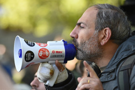 Ermenistan’daki protestoların lideri : “Kadife devrime başlıyoruz”