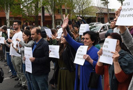 Yerevan’da protestocular trafiği felç etti (fotolar)