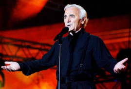 Charles Aznavour hastaneye kaldırıldı