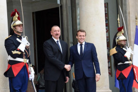 Macron ile Aliyev Karabağ ihtilafını ele aldı